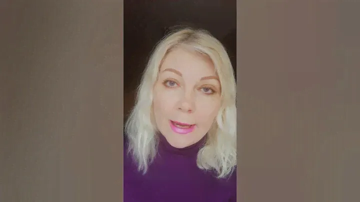 Контактная линза Freshlook Violet,  на карих глазах. Очень красиво.